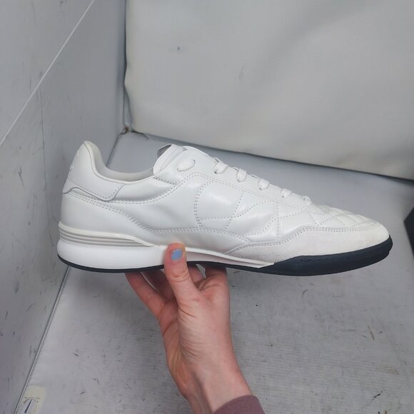 CHANEL 24A Quilted CC White Black MENS Sneaker - Picture 11 of 12